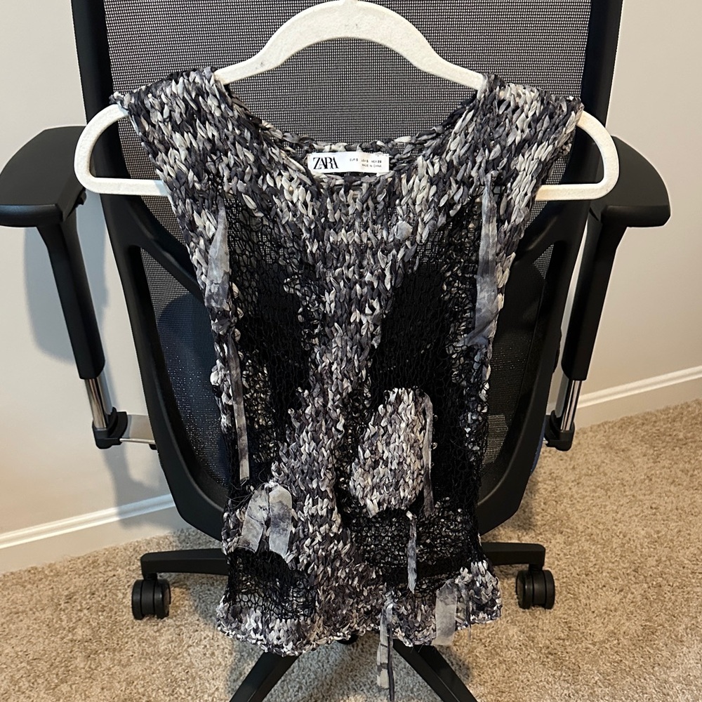 Zara Monochrome Knit Sleeveless Top